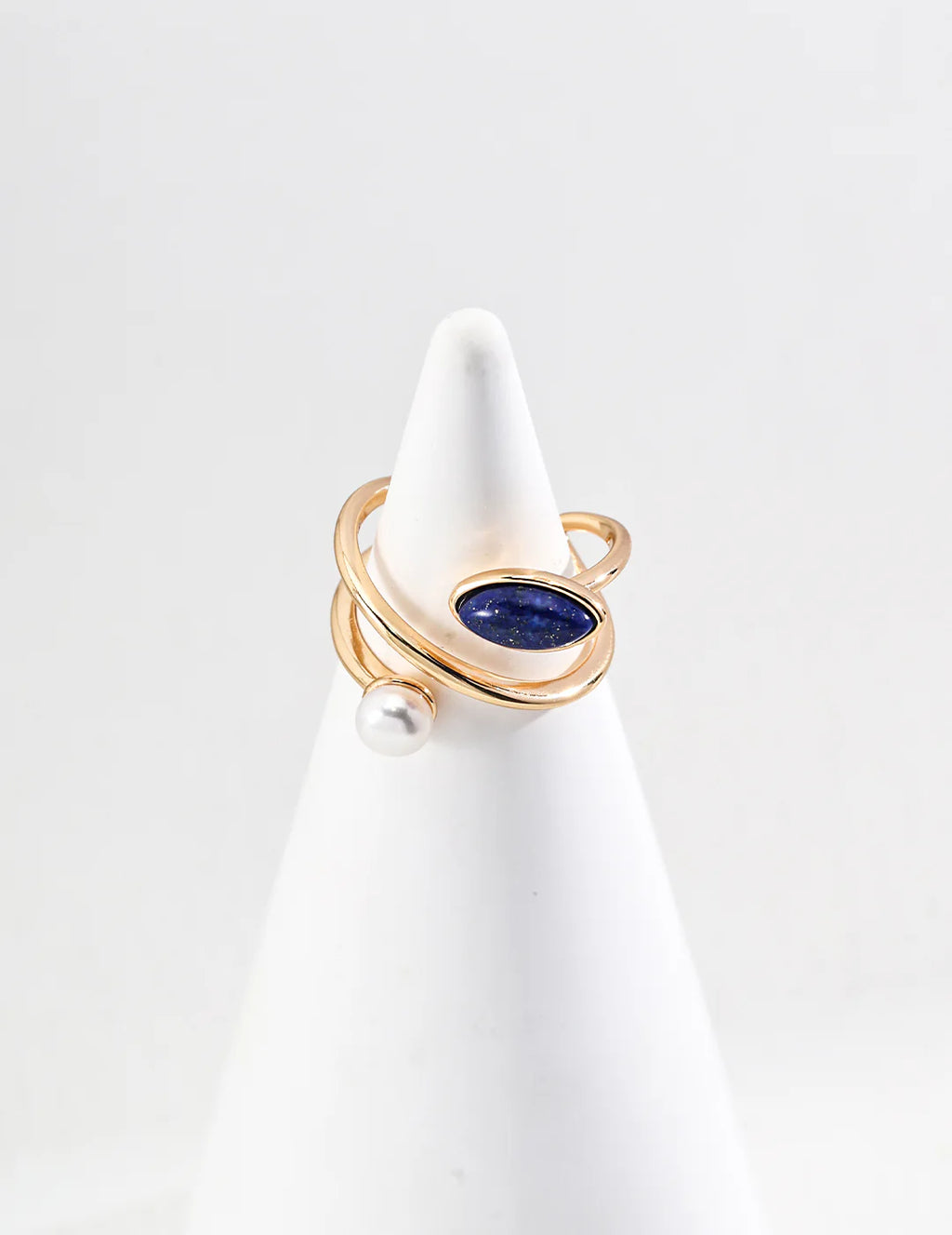 Minimalist Natural Pearl and Lapis Lazuli Ring