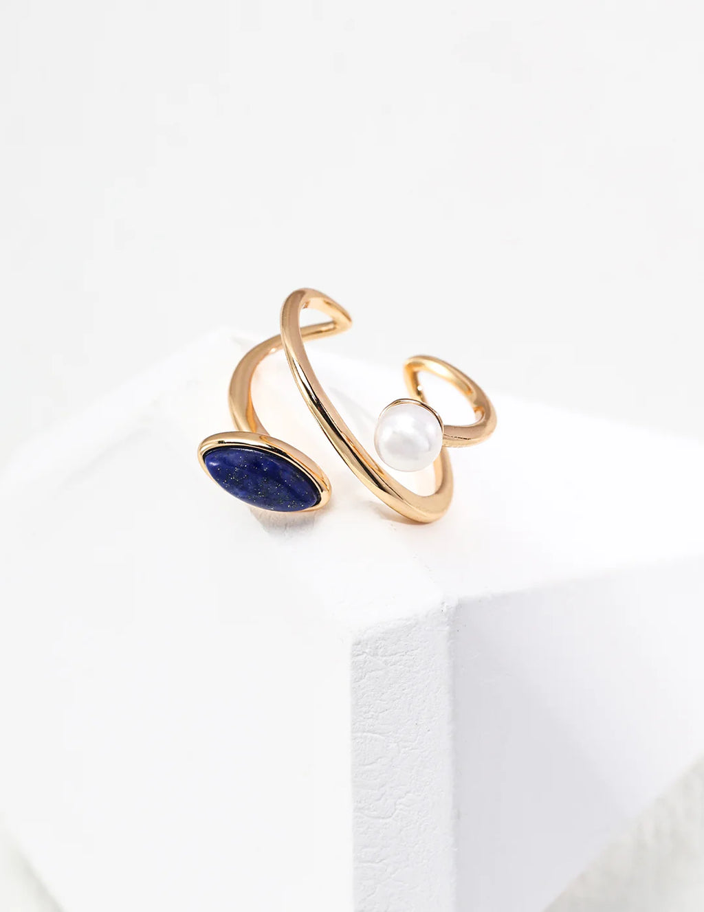 Minimalist Natural Pearl and Lapis Lazuli Ring