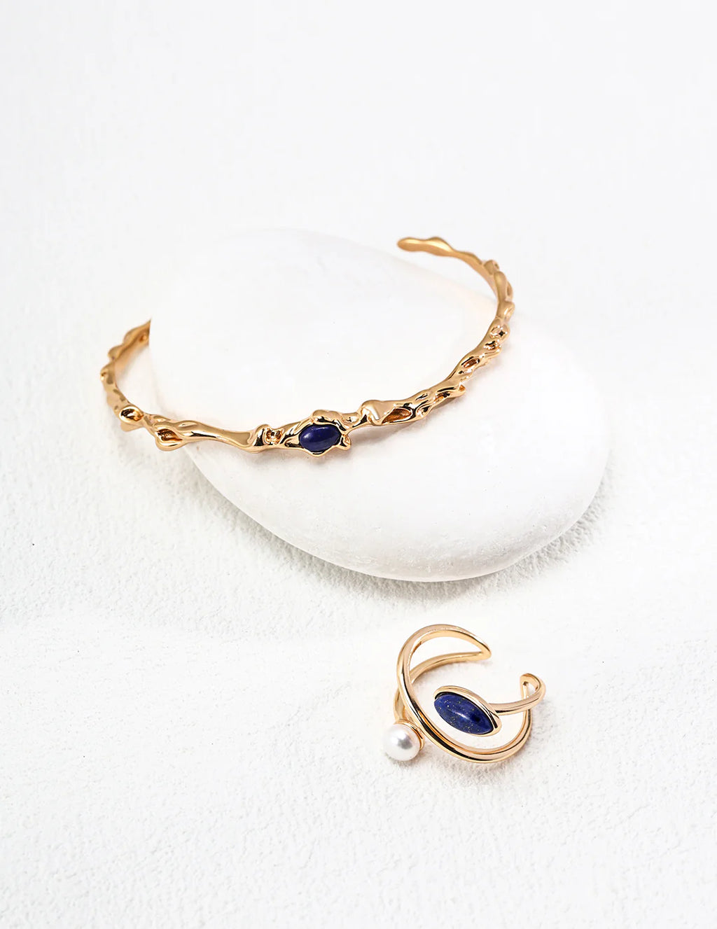 Minimalist Natural Pearl and Lapis Lazuli Ring